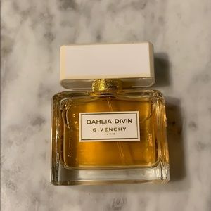 Dahlia Divin Givenchy